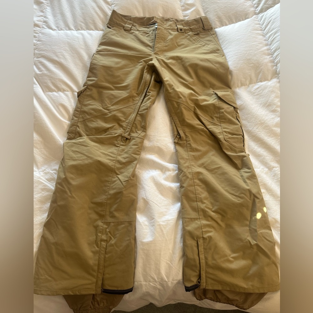 Men’s Burton snow board pants size med.
